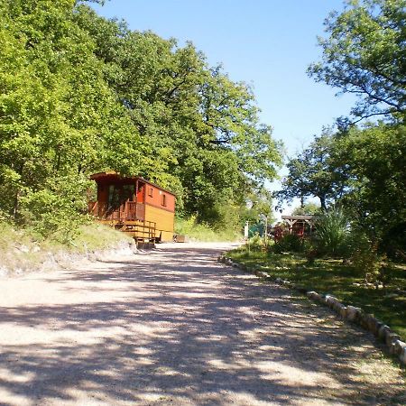 Bed and Breakfast Les Roziers - Roulotte Bagnac Exterior foto