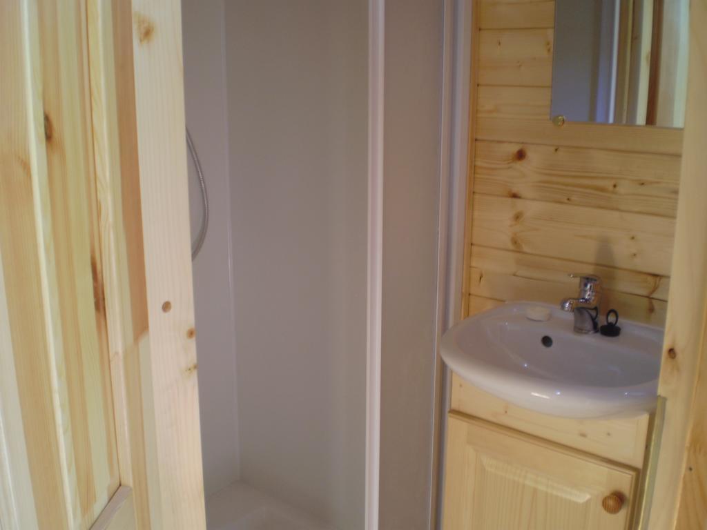 Bed and Breakfast Les Roziers - Roulotte Bagnac Zimmer foto