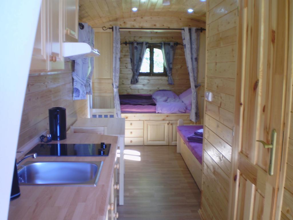 Bed and Breakfast Les Roziers - Roulotte Bagnac Zimmer foto